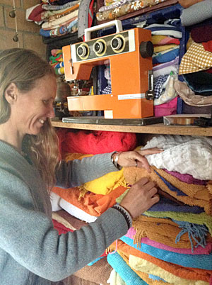 joel-griffin-selecting-materials